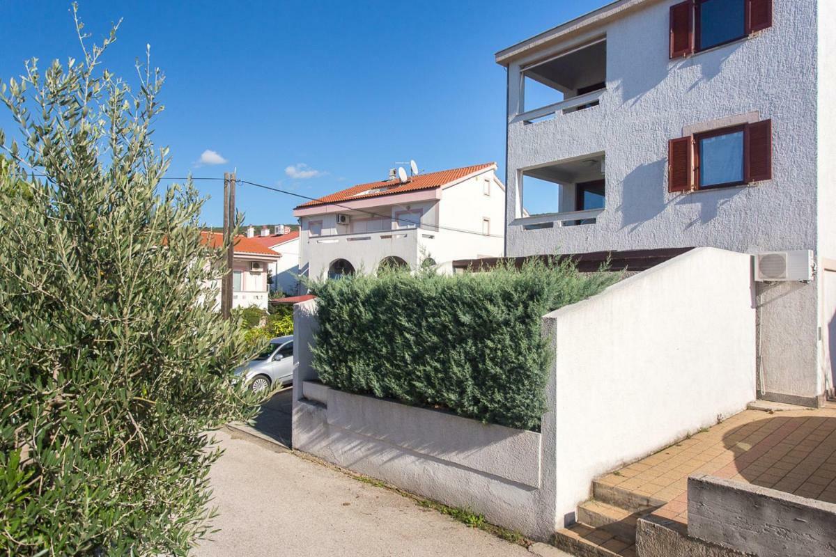 1-Bedroom Apartment With Loggia In Punat Island Krk ภายนอก รูปภาพ