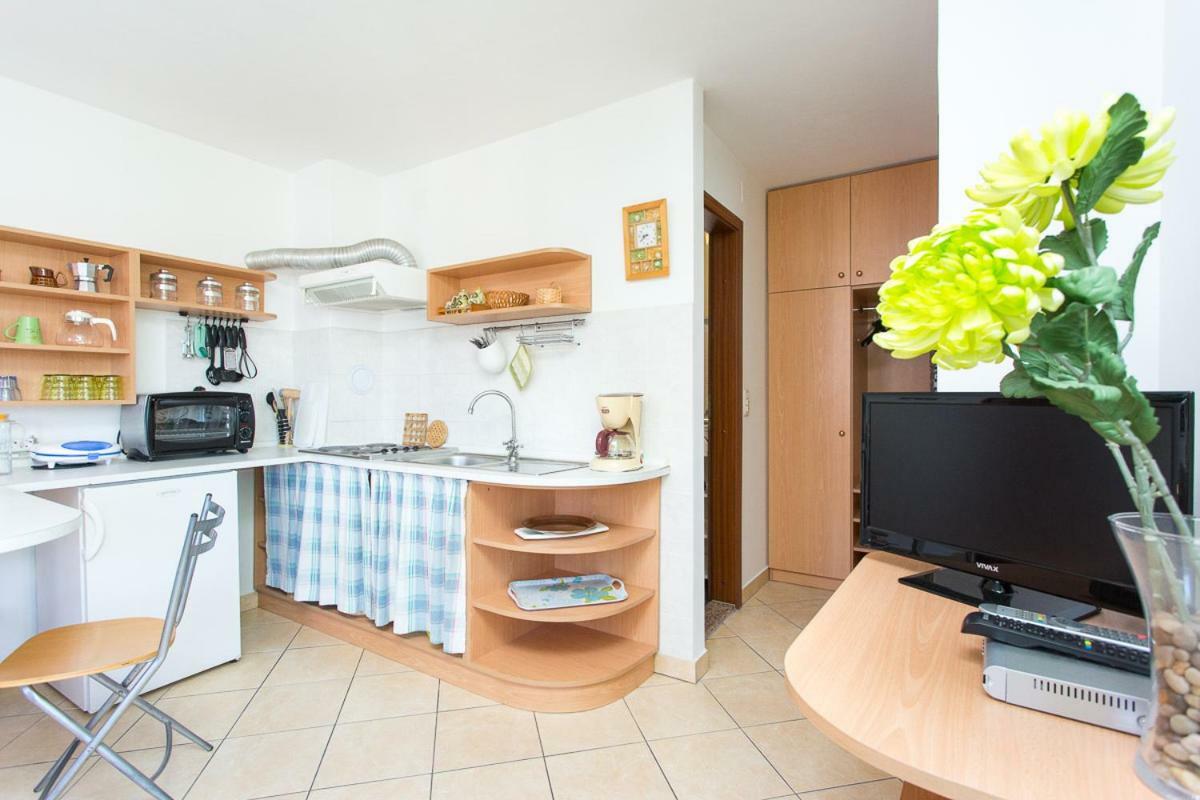 1-Bedroom Apartment With Loggia In Punat Island Krk ภายนอก รูปภาพ